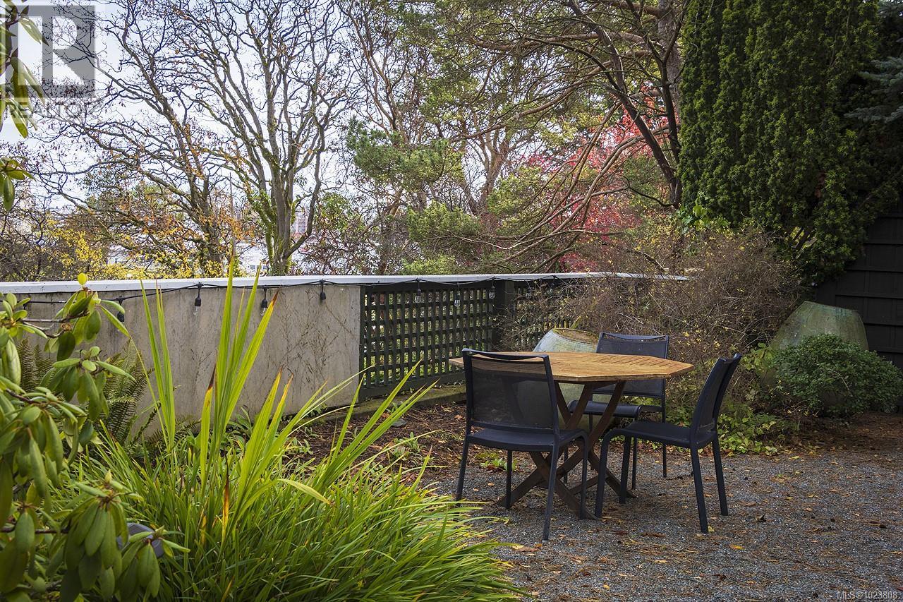 215 Mary St, Victoria, British Columbia  V9A 3V8 - Photo 17 - 1023808