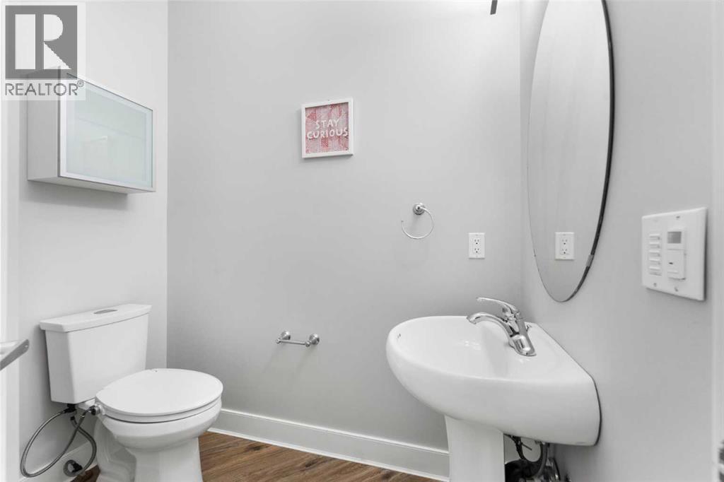 70 Royal Ridge Manor Nw, Calgary, Alberta  T3G 5Z1 - Photo 10 - A2280887