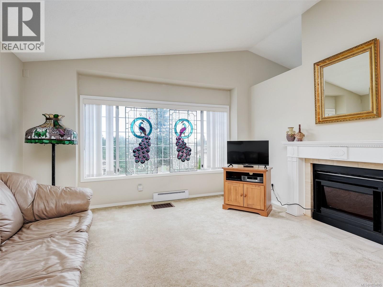 31 901 Kentwood Lane, Saanich, British Columbia  V8Y 2Y7 - Photo 2 - 1024695