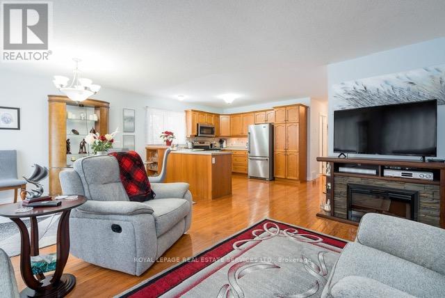 65 Pennsylvania Avenue, Wasaga Beach, Ontario  L9Z 3A8 - Photo 12 - S12726176