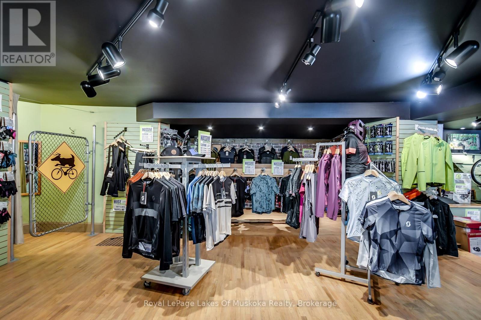 230 Ecclestone Drive, Bracebridge, Ontario  P1L 1G4 - Photo 14 - X12745408