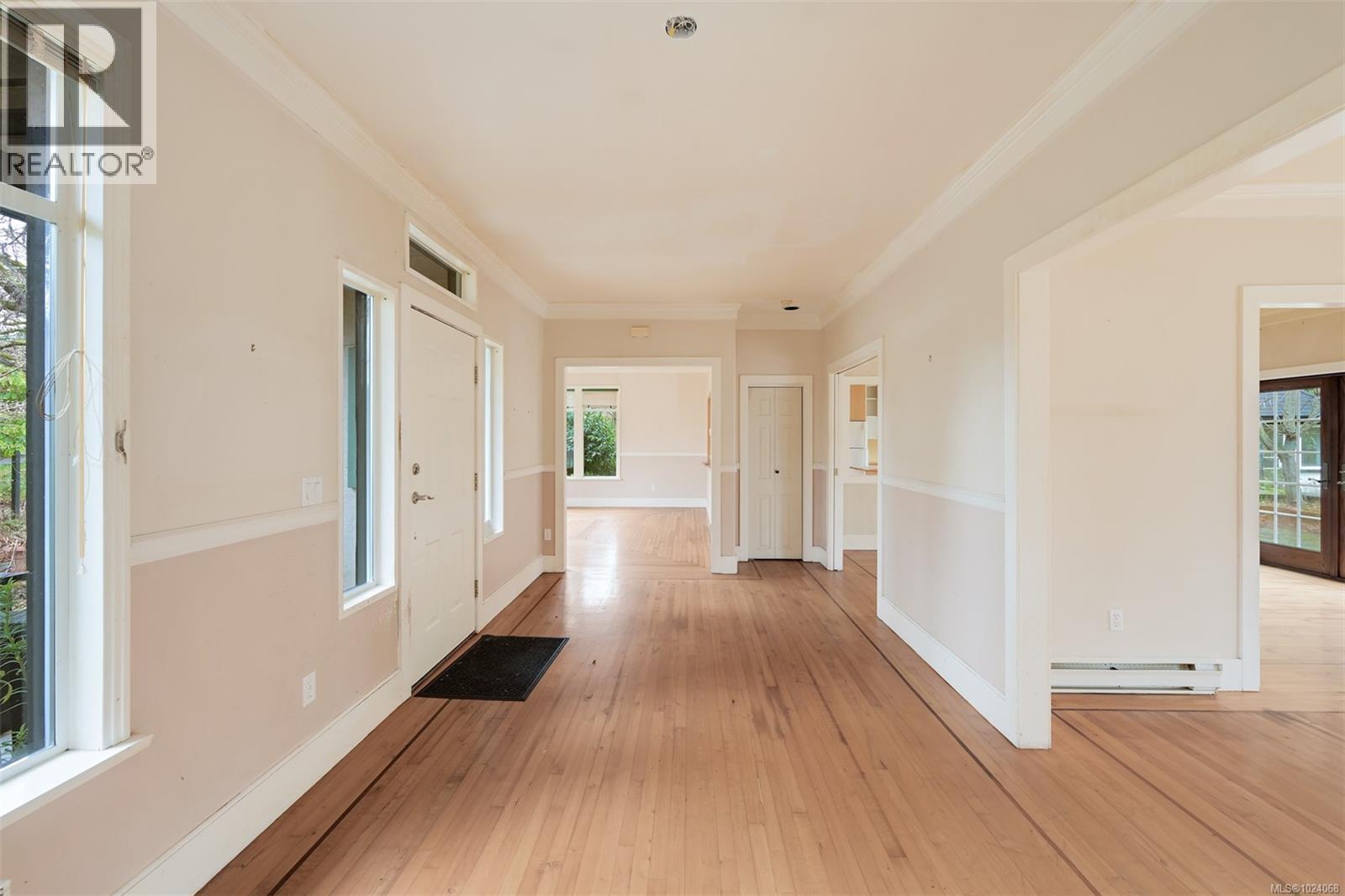 2930 Sea View Rd, Saanich, British Columbia  V8N 1L1 - Photo 5 - 1024068