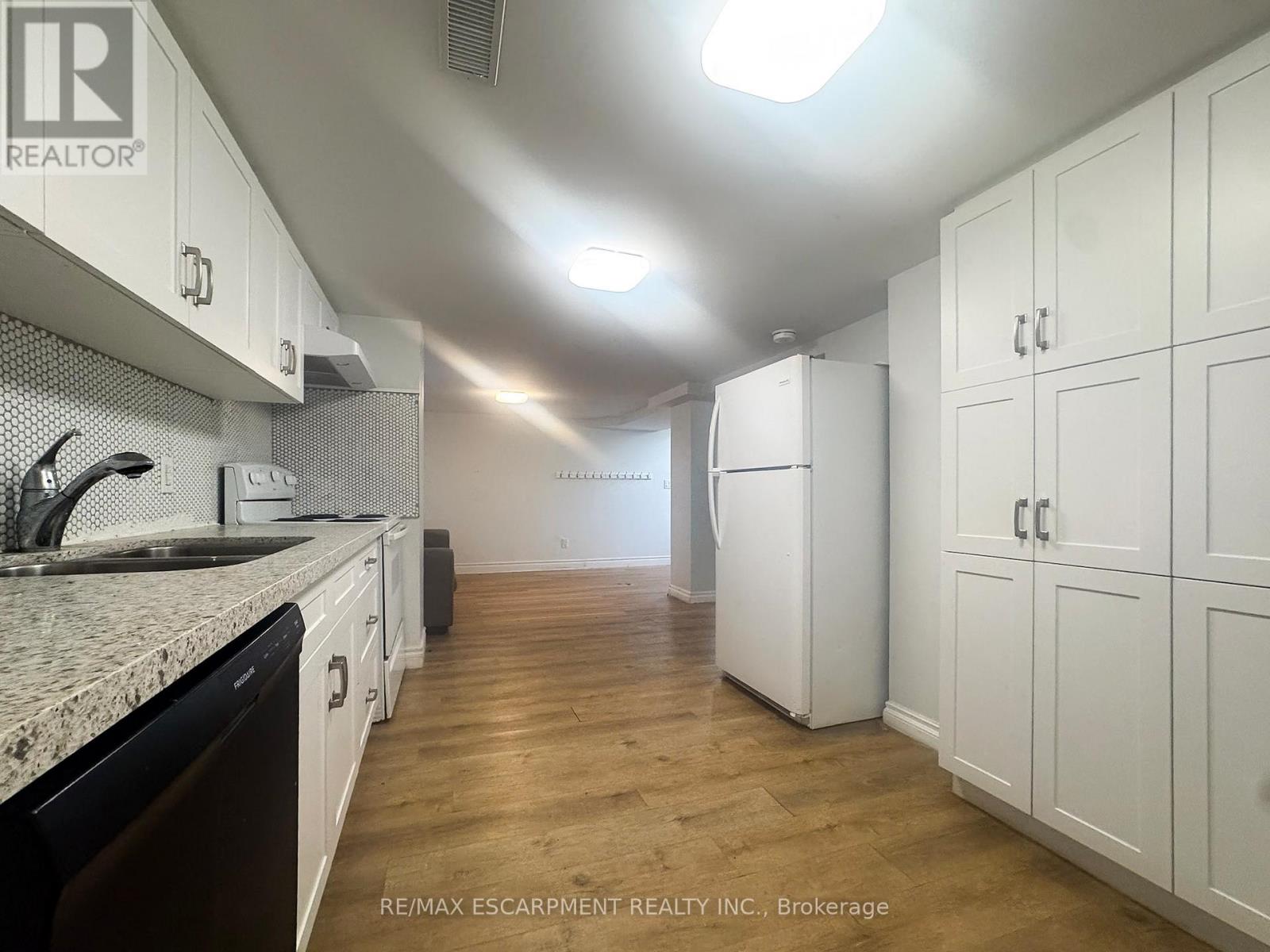 Lower - 1328 Sharbot Street, Oshawa, Ontario  L1J 1K2 - Photo 2 - E12745420