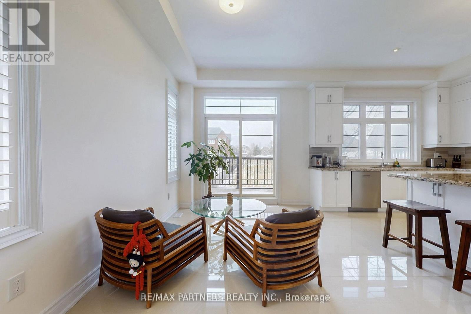 26 Island Green Lane, Markham, Ontario  L6C 0Y7 - Photo 12 - N12745360