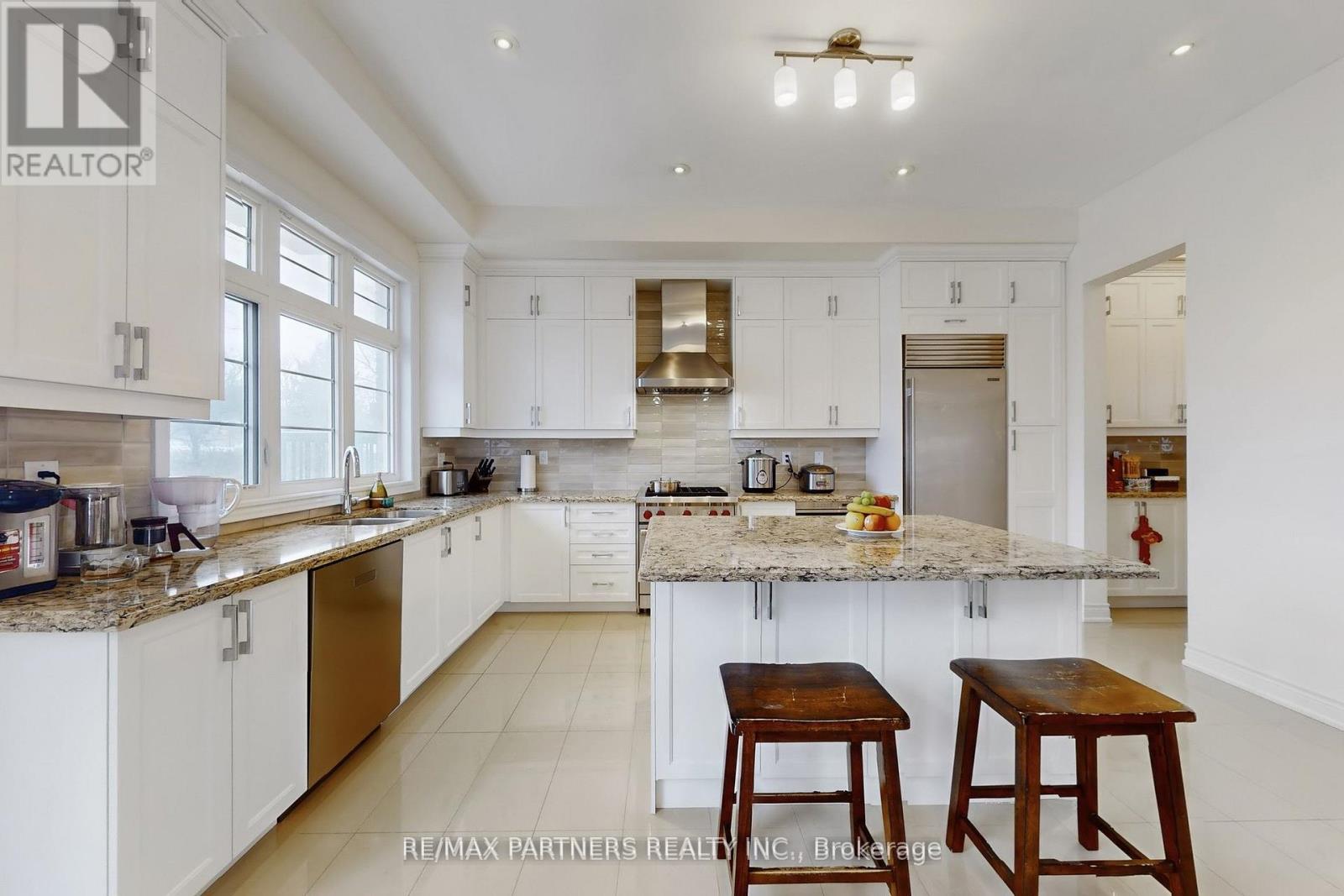 26 Island Green Lane, Markham, Ontario  L6C 0Y7 - Photo 8 - N12745360