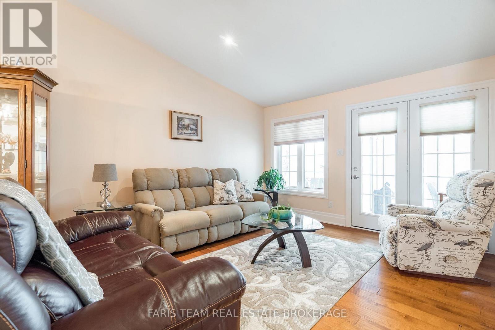 189 Greenway Drive, Wasaga Beach, Ontario  L9Z 0E6 - Photo 13 - S12745400