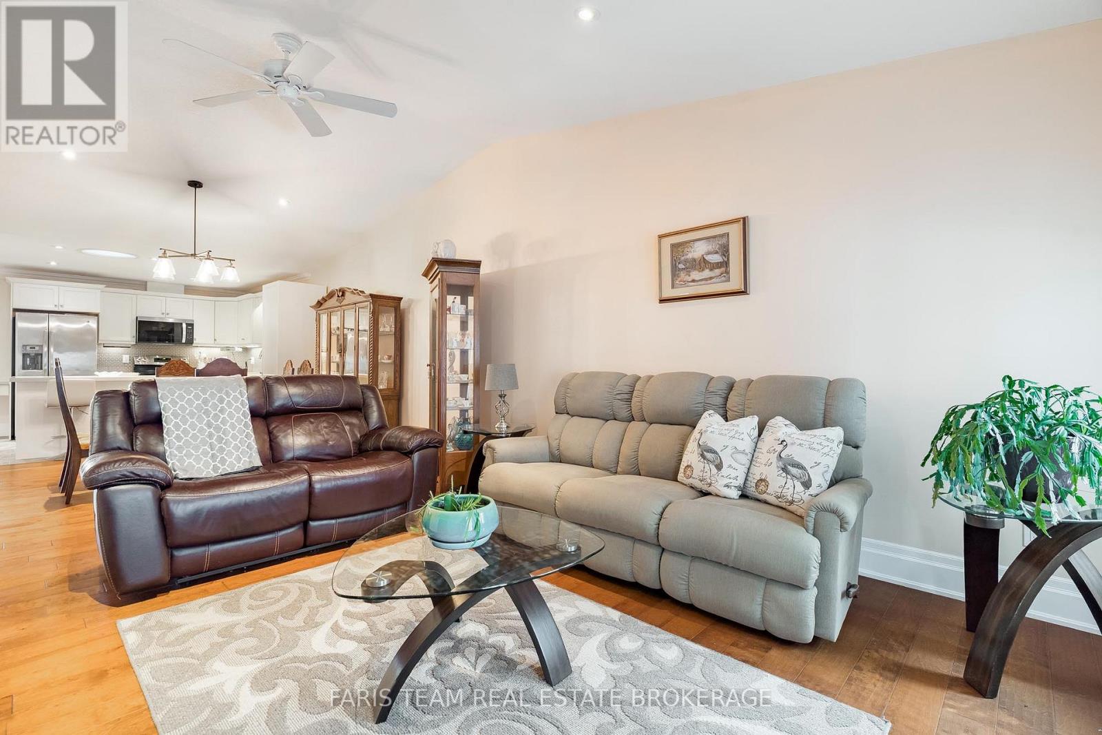 189 Greenway Drive, Wasaga Beach, Ontario  L9Z 0E6 - Photo 16 - S12745400