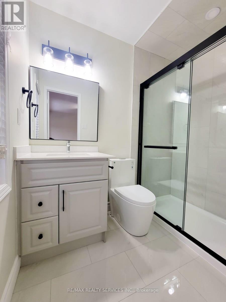 Upper Portion - 15 Chipmunk Crescent, Brampton, Ontario  L6R 1B8 - Photo 23 - W12745372