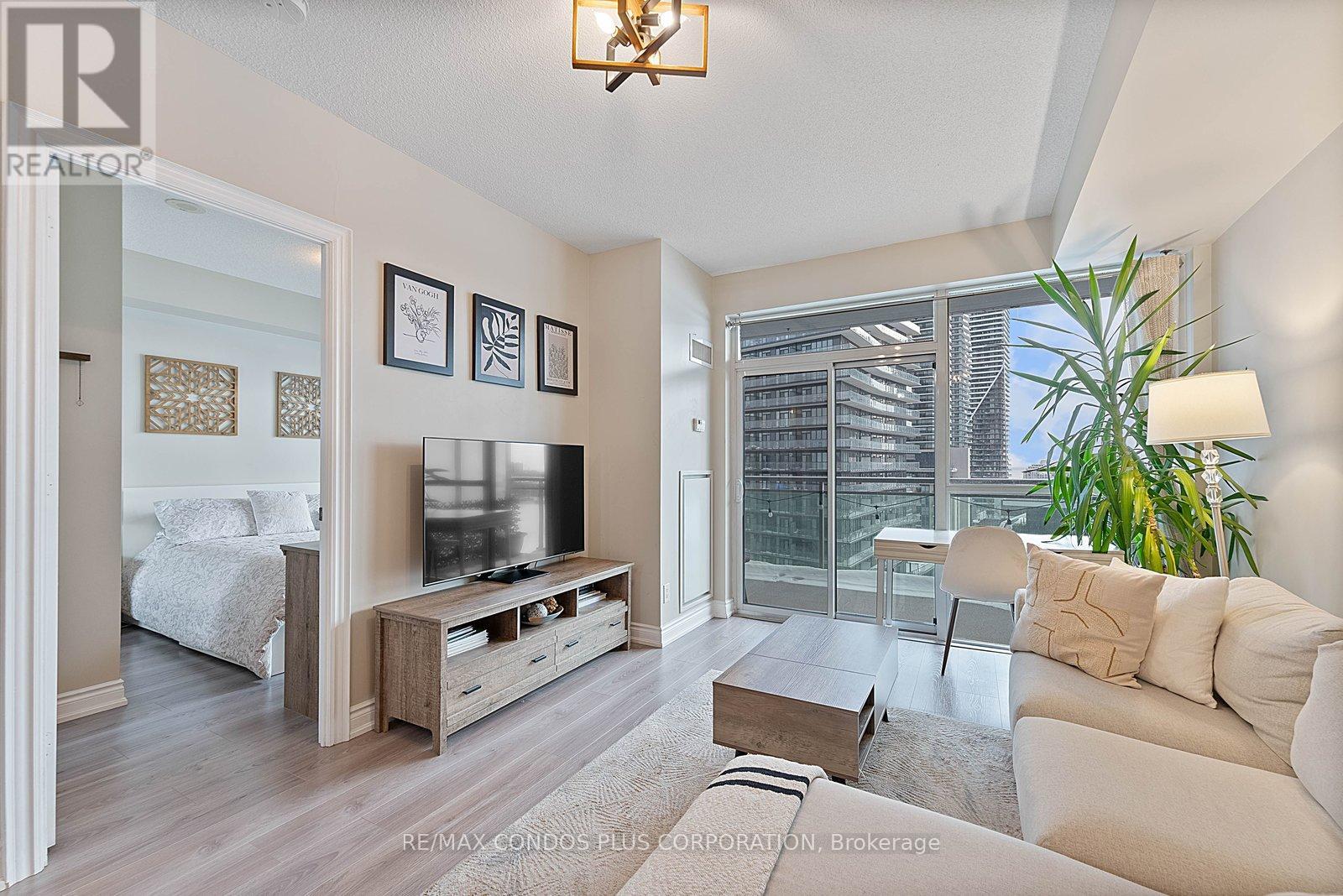 1002 - 16 Brookers Lane E, Toronto, Ontario  M8V 0A5 - Photo 10 - W12745388