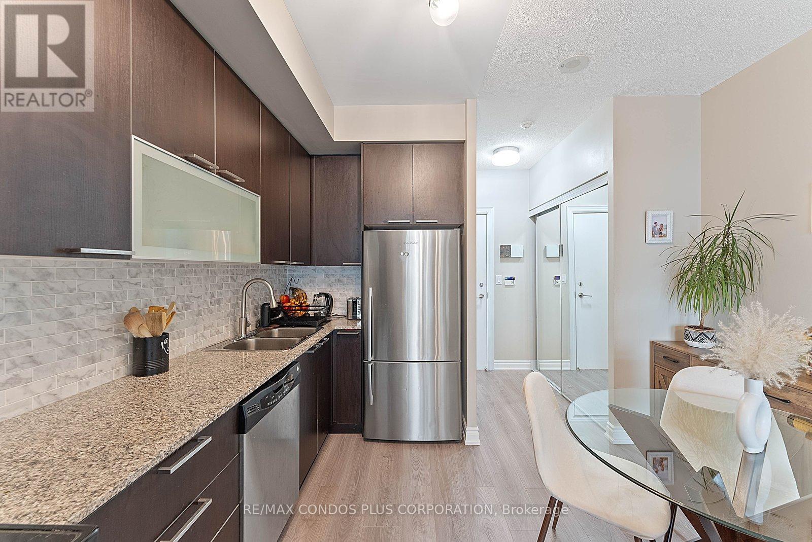 1002 - 16 Brookers Lane E, Toronto, Ontario  M8V 0A5 - Photo 4 - W12745388