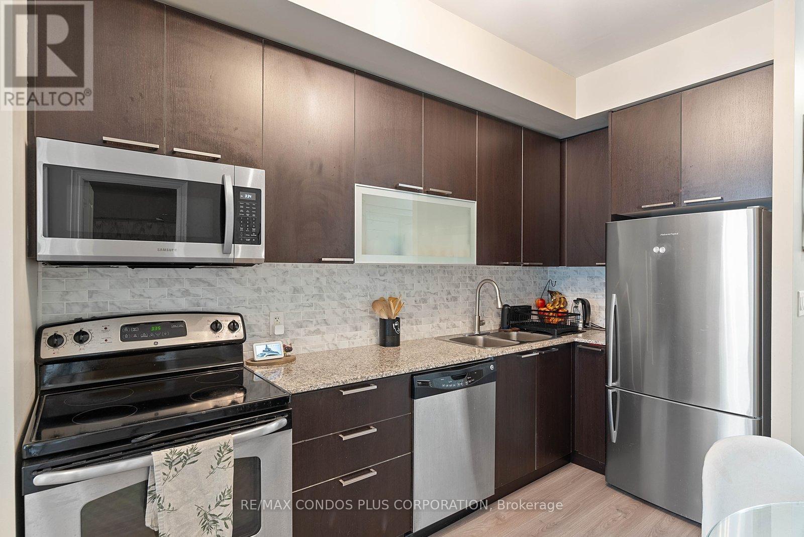 1002 - 16 Brookers Lane E, Toronto, Ontario  M8V 0A5 - Photo 5 - W12745388