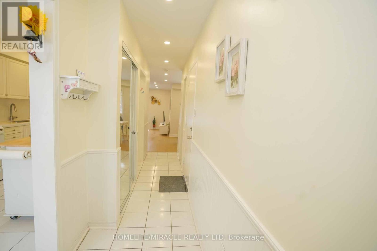 40 Gardenia Way, Caledon, Ontario  L7C 1B2 - Photo 3 - W12745412