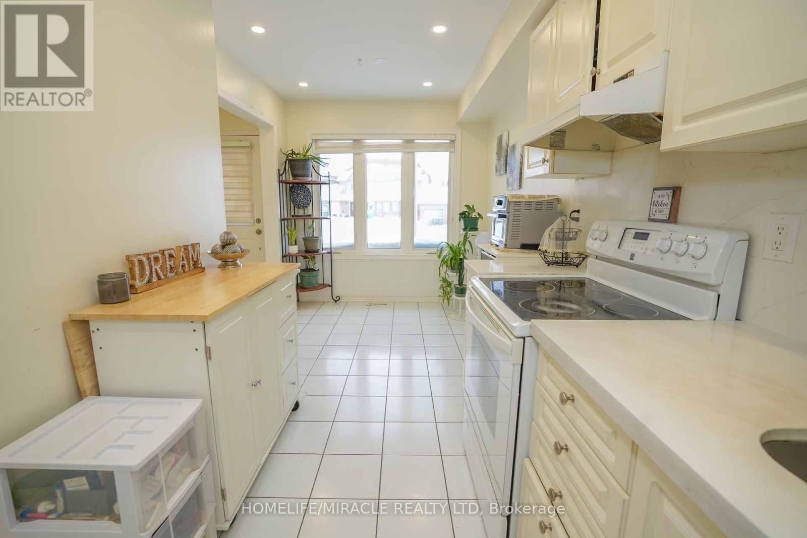 40 Gardenia Way, Caledon, Ontario  L7C 1B2 - Photo 7 - W12745412