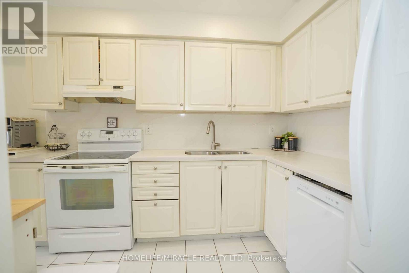 40 Gardenia Way, Caledon, Ontario  L7C 1B2 - Photo 8 - W12745412