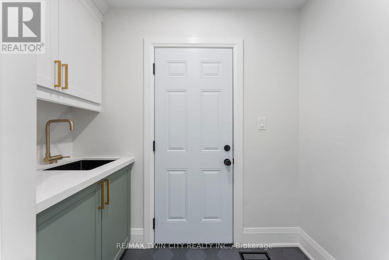 50 Fife Street W, Haldimand, Ontario  N3W 1J2 - Photo 6 - X12745356