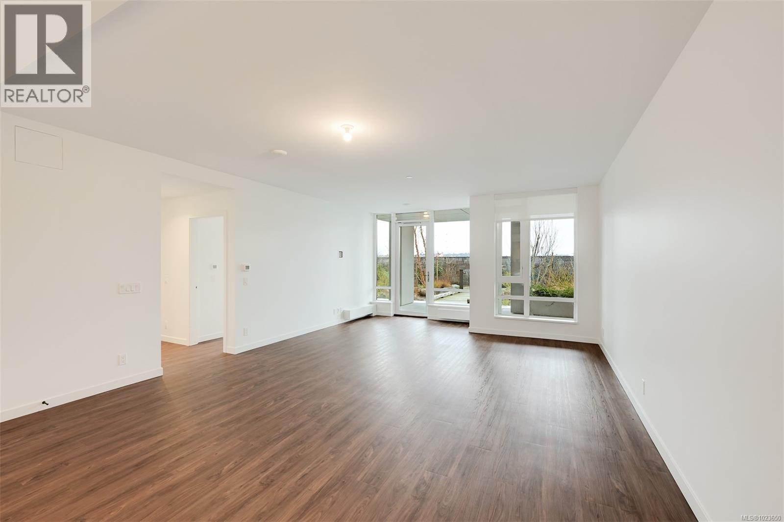 G114 363 Tyee Rd, Victoria, British Columbia  V9A 0B5 - Photo 11 - 1023650