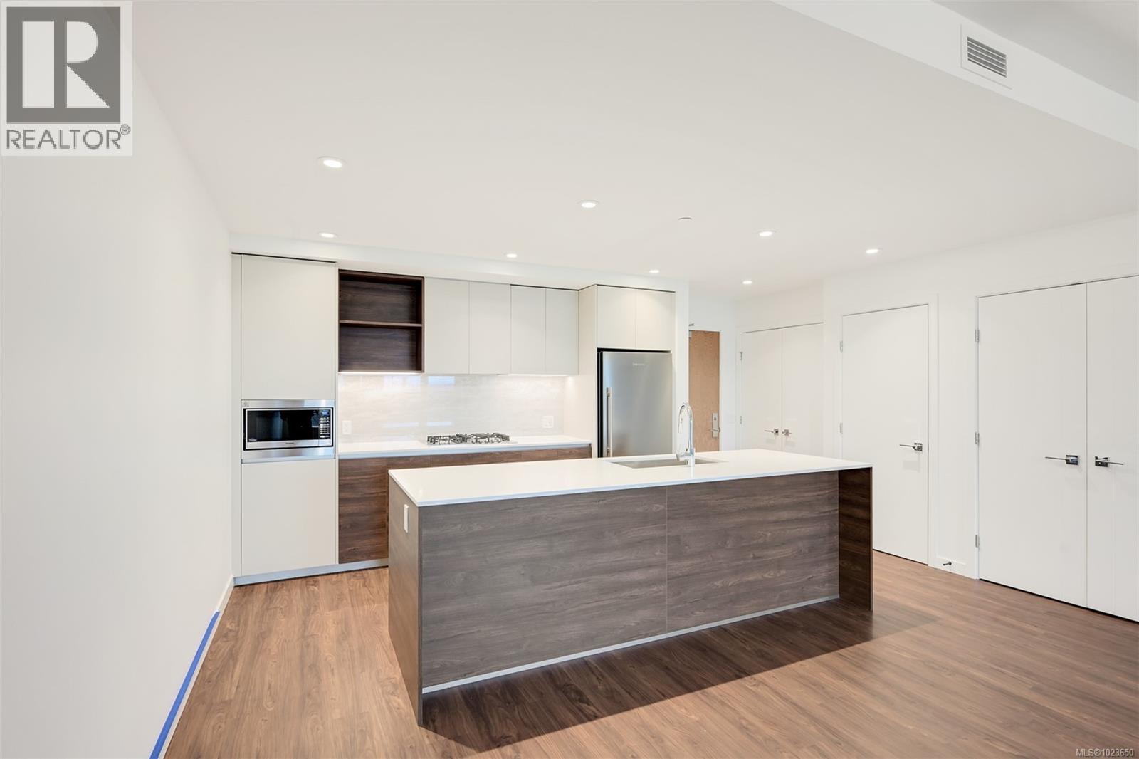 G114 363 Tyee Rd, Victoria, British Columbia  V9A 0B5 - Photo 17 - 1023650