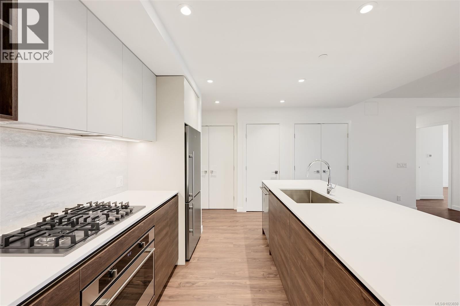 G114 363 Tyee Rd, Victoria, British Columbia  V9A 0B5 - Photo 20 - 1023650