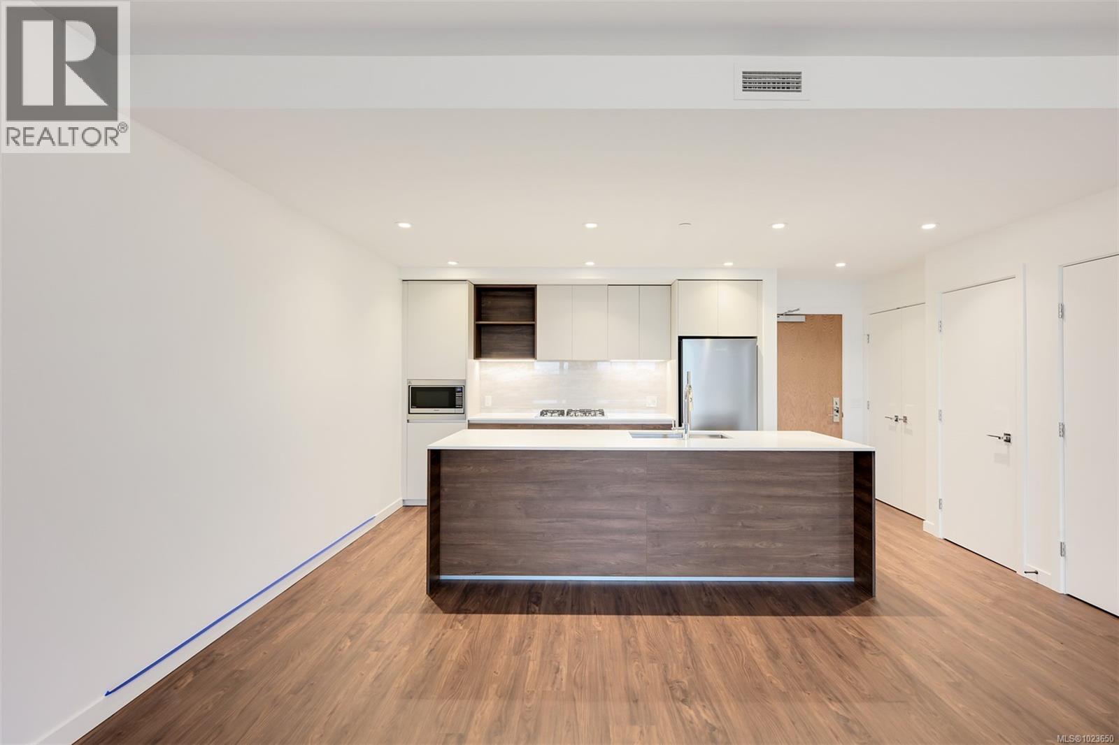 G114 363 Tyee Rd, Victoria, British Columbia  V9A 0B5 - Photo 15 - 1023650