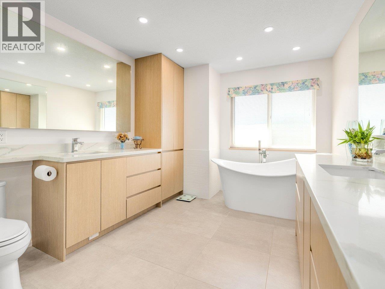 Listing Picture 20 of 32 : 3340 RIVER ROAD, Richmond / 烈治文 - 魯藝地產 Yvonne Lu Group - MLS Medallion Club Member