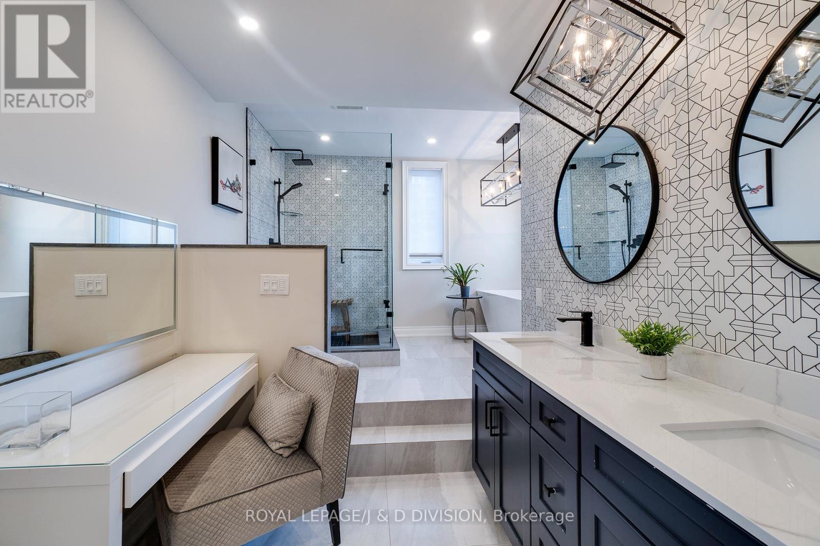 365 Lynn Place, Oakville, Ontario L6H 2C5 - Photo 28 - W12742648