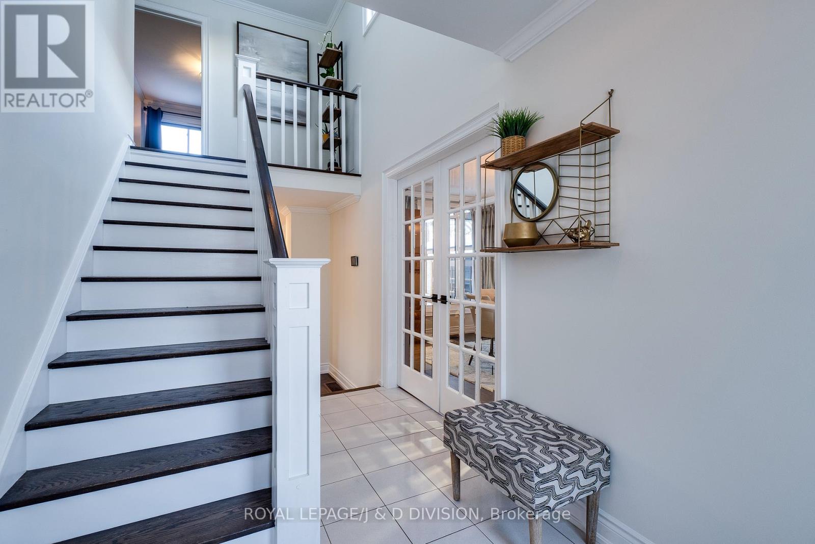 365 Lynn Place, Oakville, Ontario L6H 2C5 - Photo 4 - W12742648