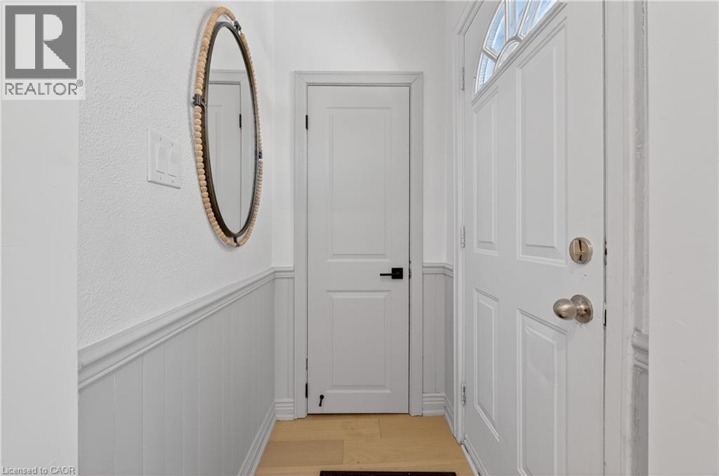 3 East 35th Street, Hamilton, Ontario  L8V 3X5 - Photo 8 - 40799906