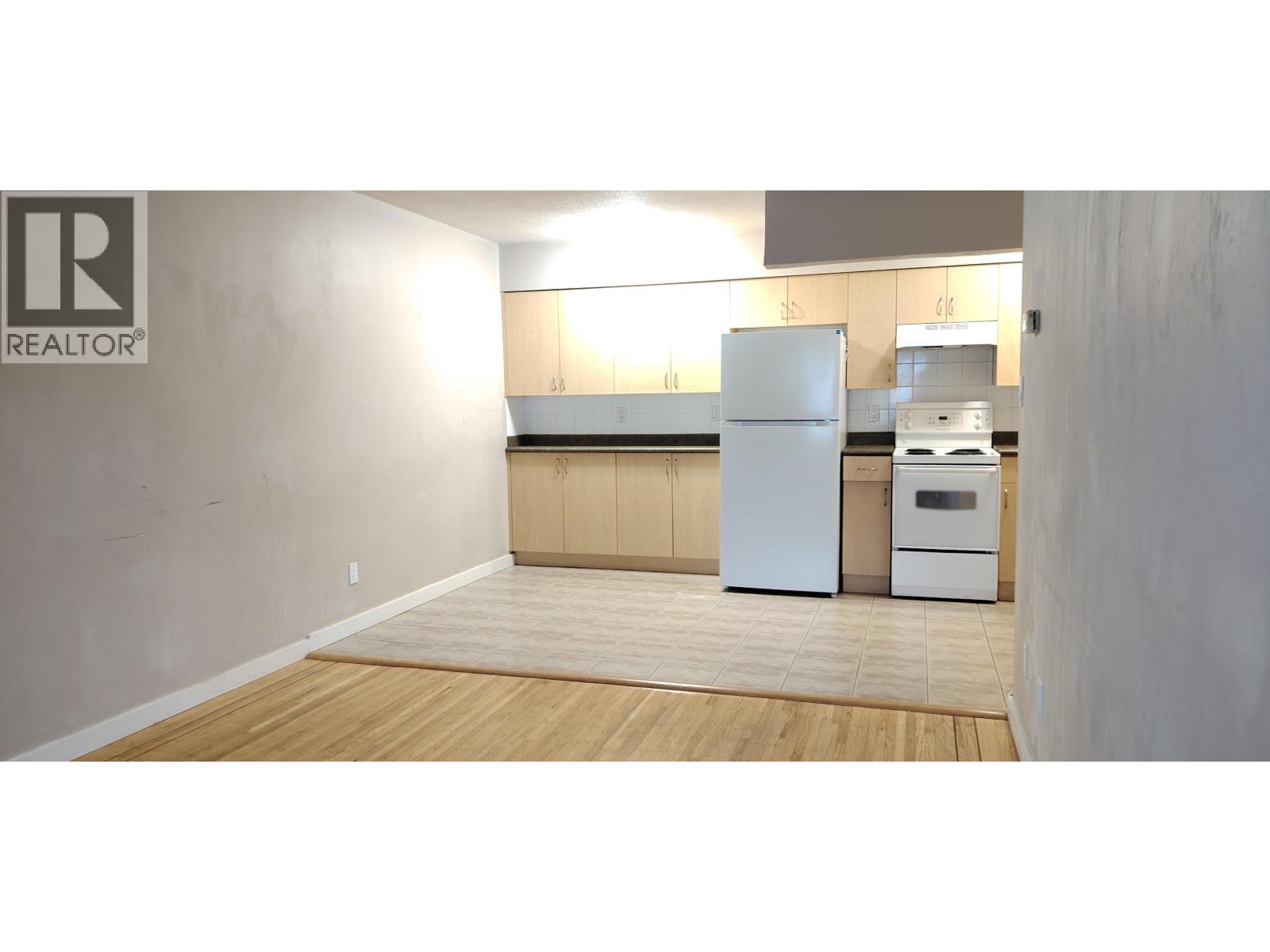 101 6709 Sussex Avenue, Burnaby, British Columbia  V5H 3C5 - Photo 4 - R3085121