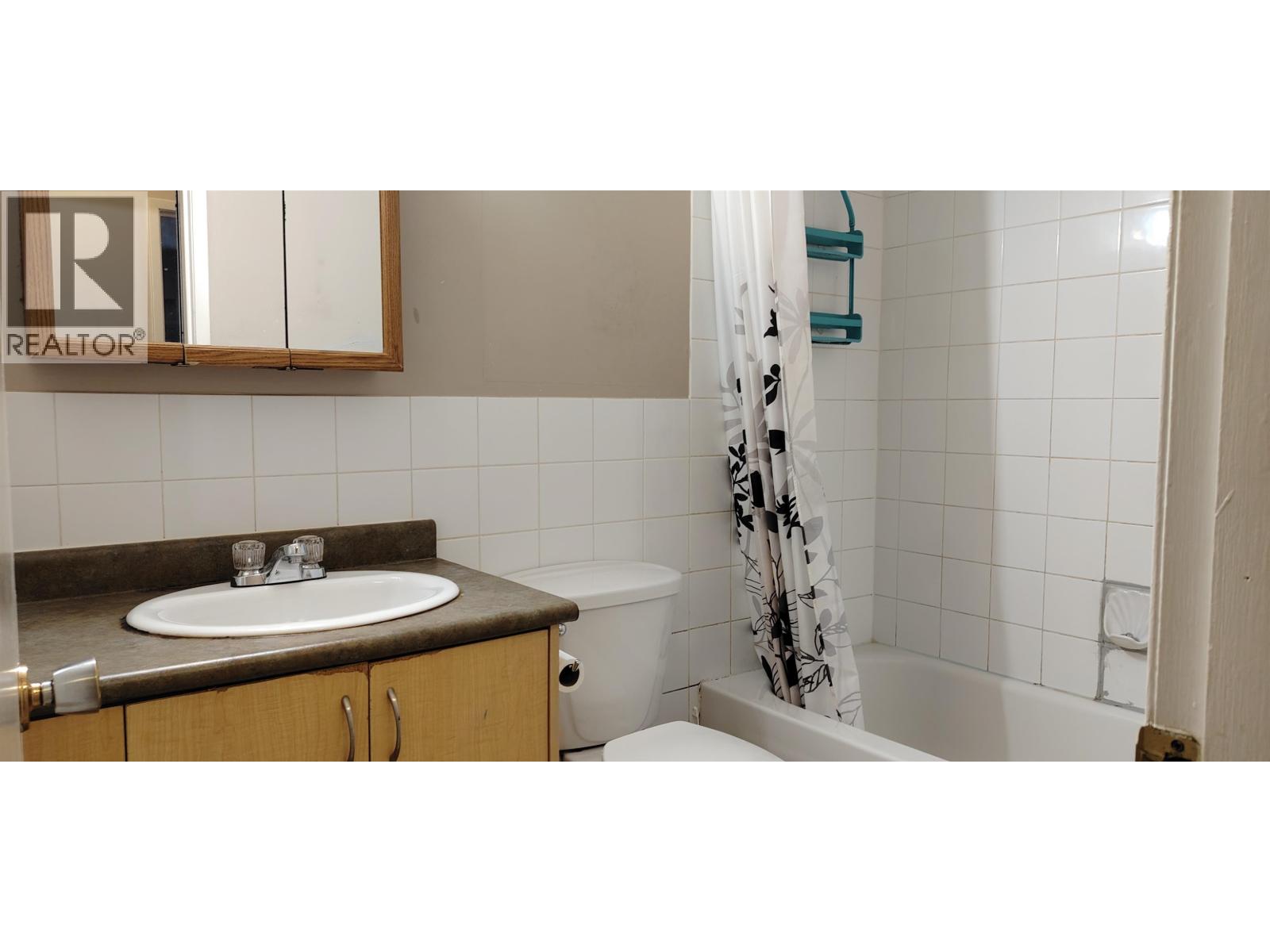 101 6709 Sussex Avenue, Burnaby, British Columbia  V5H 3C5 - Photo 6 - R3085121