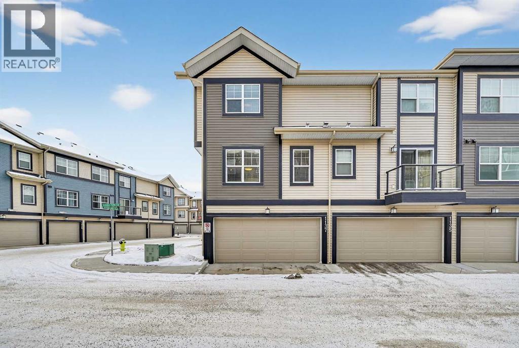 1137 Mckenzie Towne Row Se, Calgary, Alberta  T2Z 1E2 - Photo 2 - A2281025