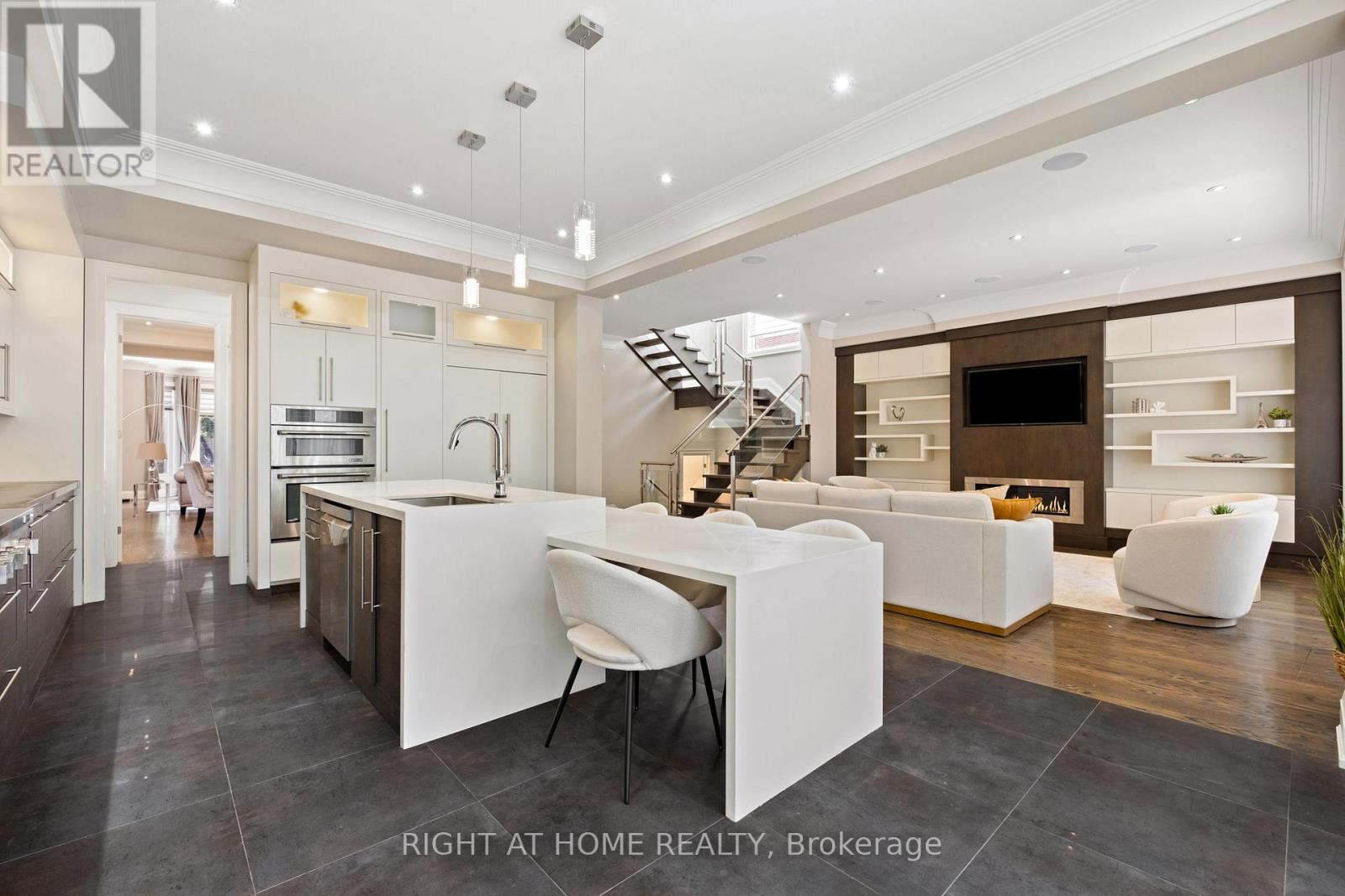 316 Churchill Avenue, Toronto, Ontario  M2R 1E7 - Photo 17 - C12477136