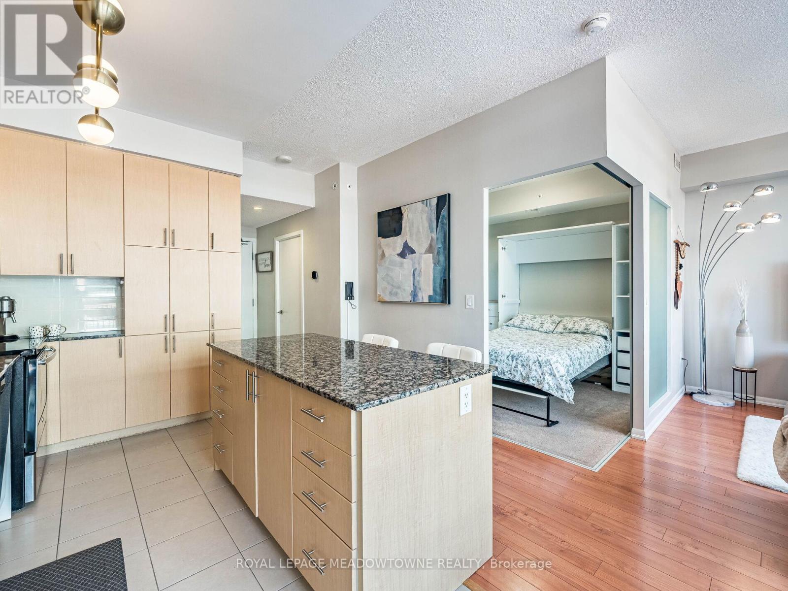 832 - 830 Lawrence Avenue W, Toronto, Ontario M6A 0A2 - Photo 11 - W12745418