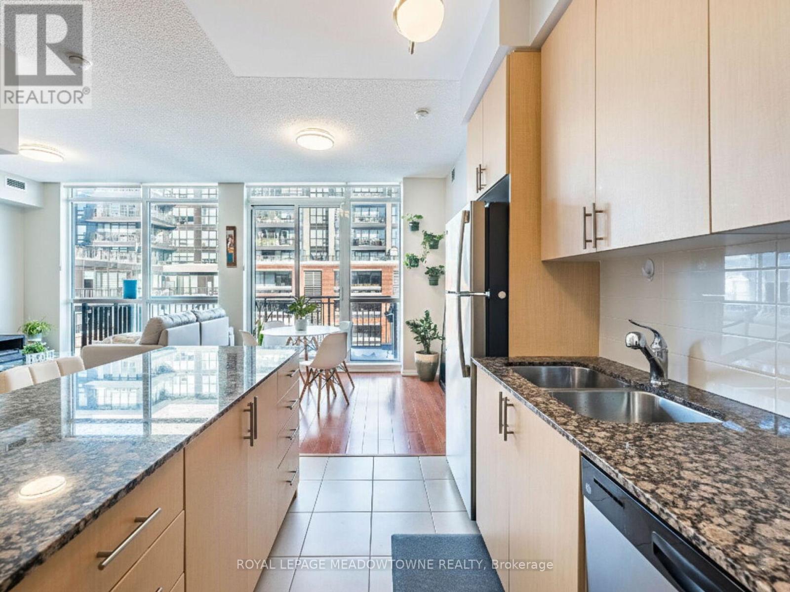 832 - 830 Lawrence Avenue W, Toronto, Ontario M6A 0A2 - Photo 14 - W12745418