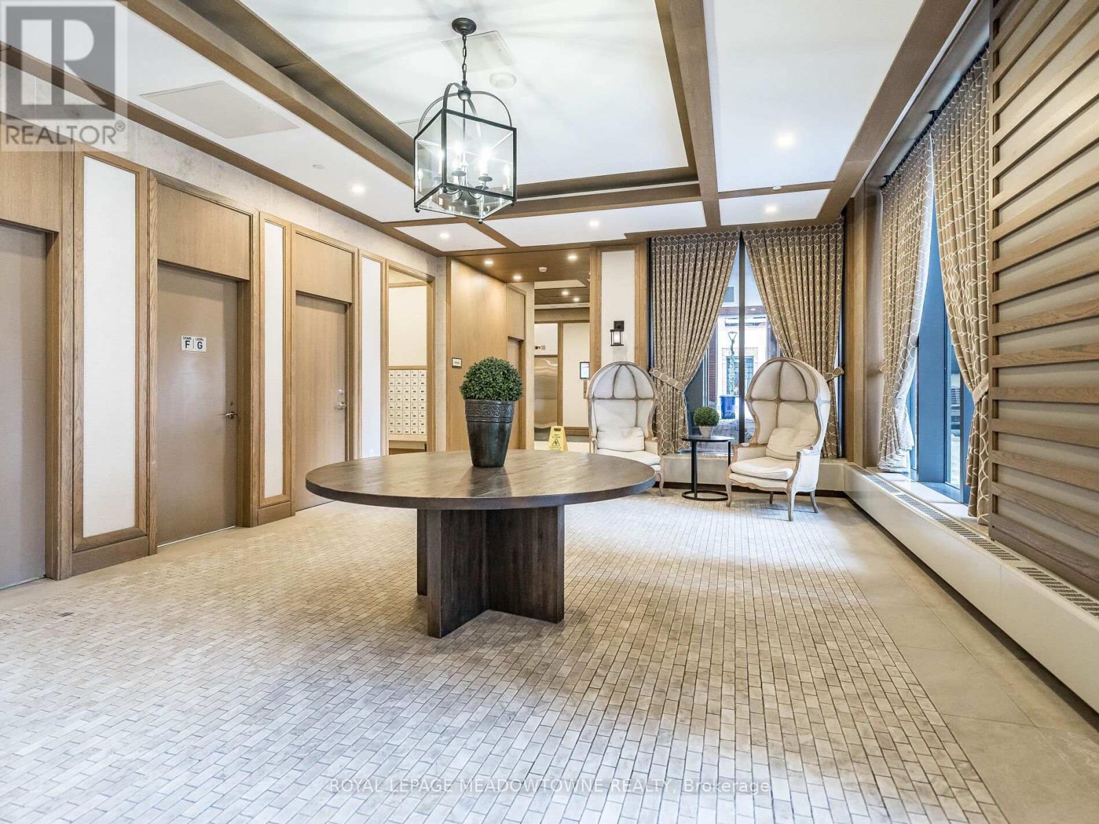 832 - 830 Lawrence Avenue W, Toronto, Ontario M6A 0A2 - Photo 4 - W12745418