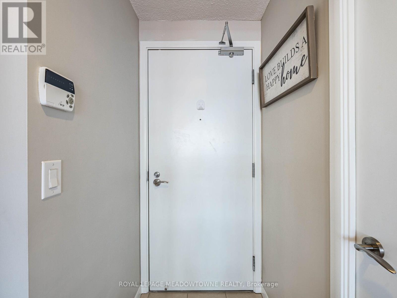 832 - 830 Lawrence Avenue W, Toronto, Ontario M6A 0A2 - Photo 6 - W12745418