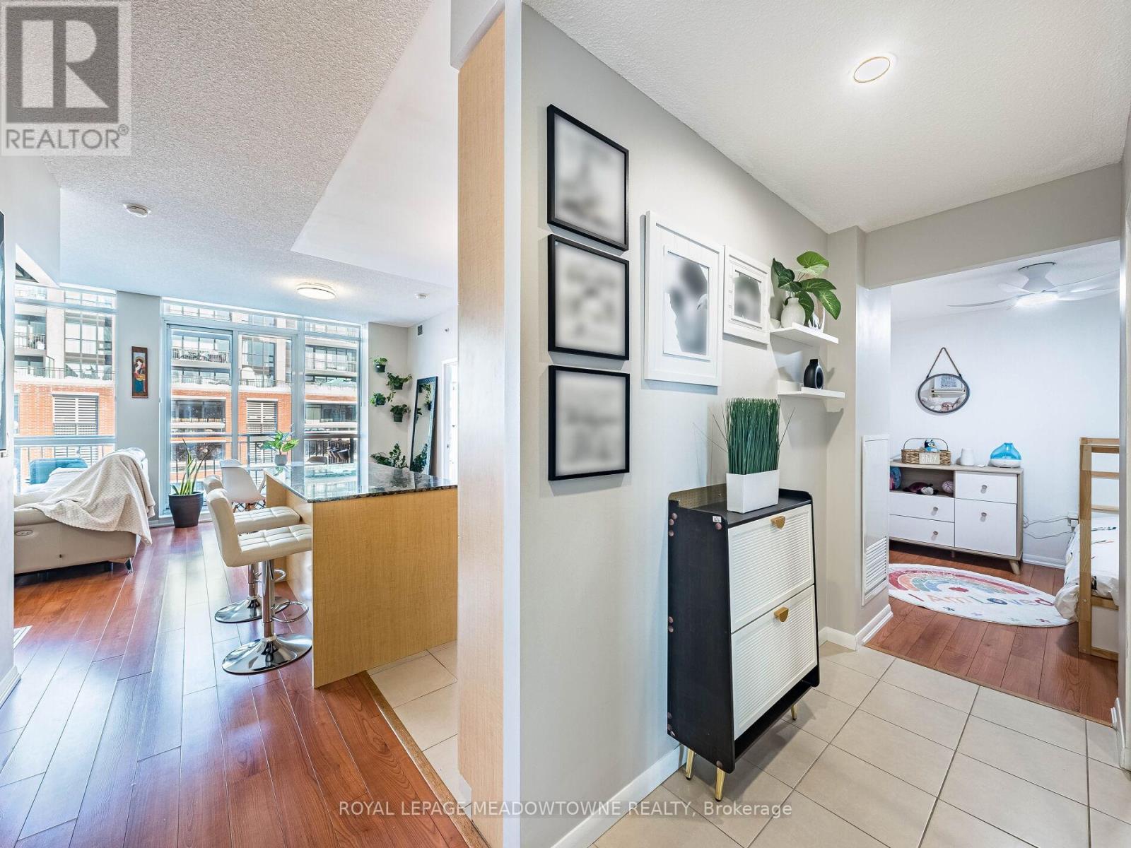 832 - 830 Lawrence Avenue W, Toronto, Ontario M6A 0A2 - Photo 7 - W12745418