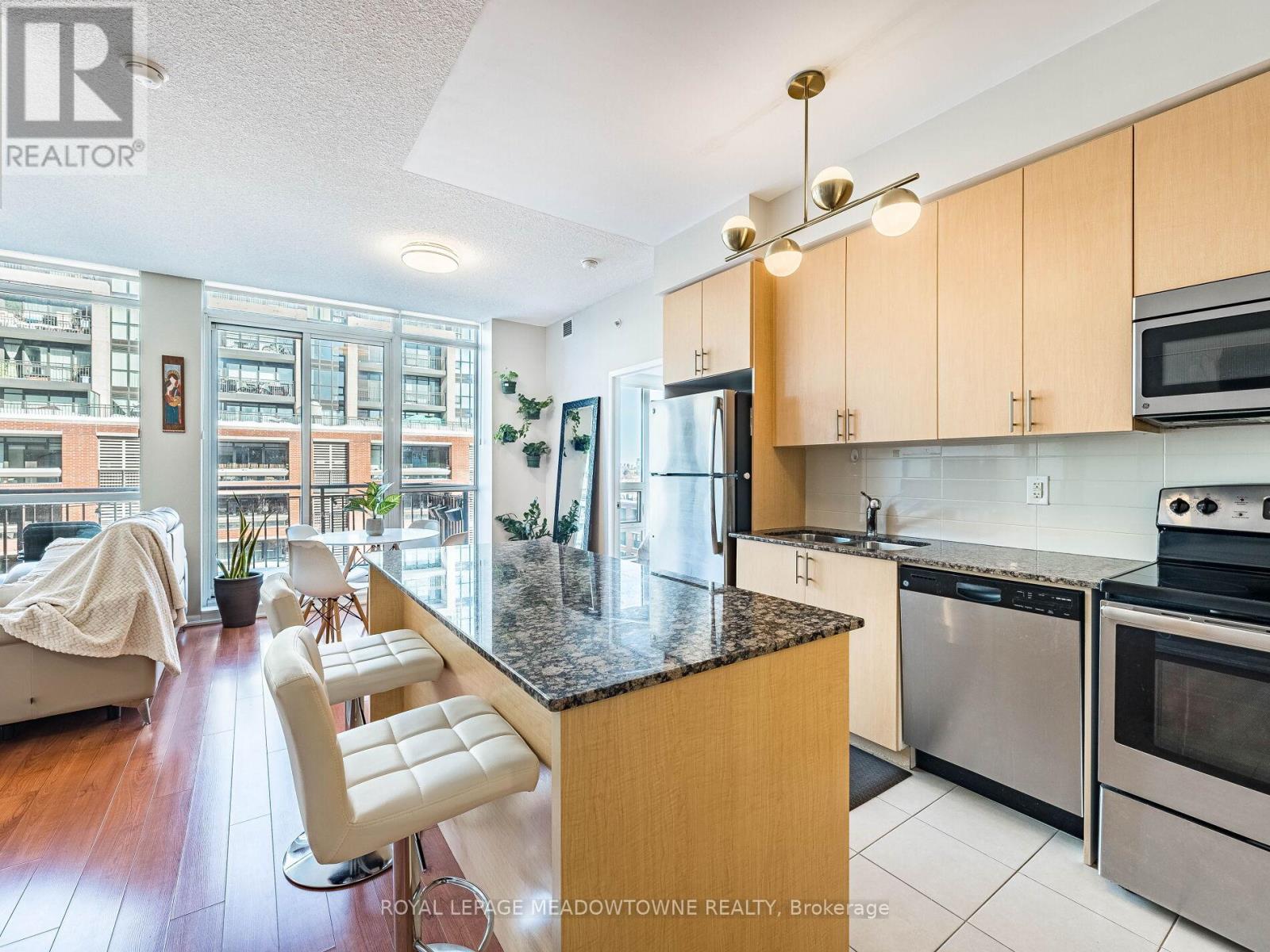 832 - 830 Lawrence Avenue W, Toronto, Ontario M6A 0A2 - Photo 9 - W12745418