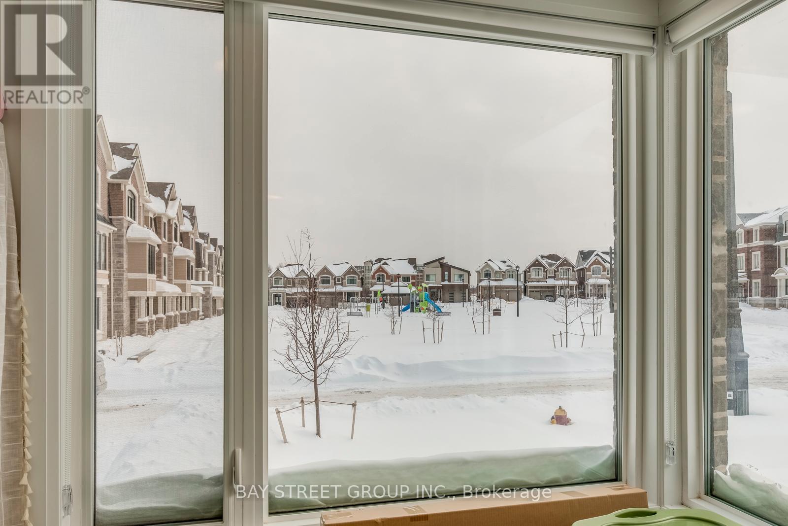 3049 Merrick Road, Oakville, Ontario  L6H 7G1 - Photo 9 - W12745434