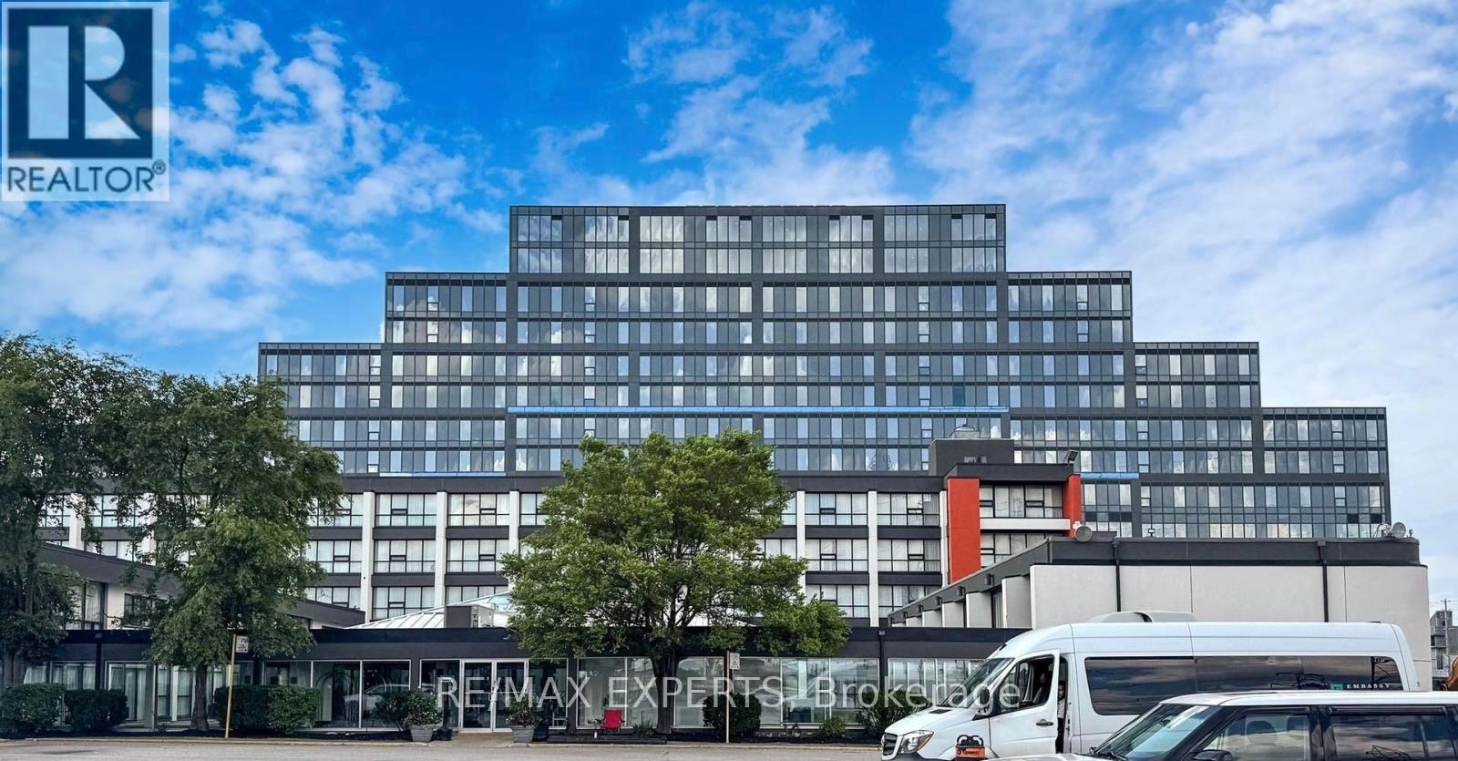 204 - 600 DIXON ROAD, Toronto, Ontario