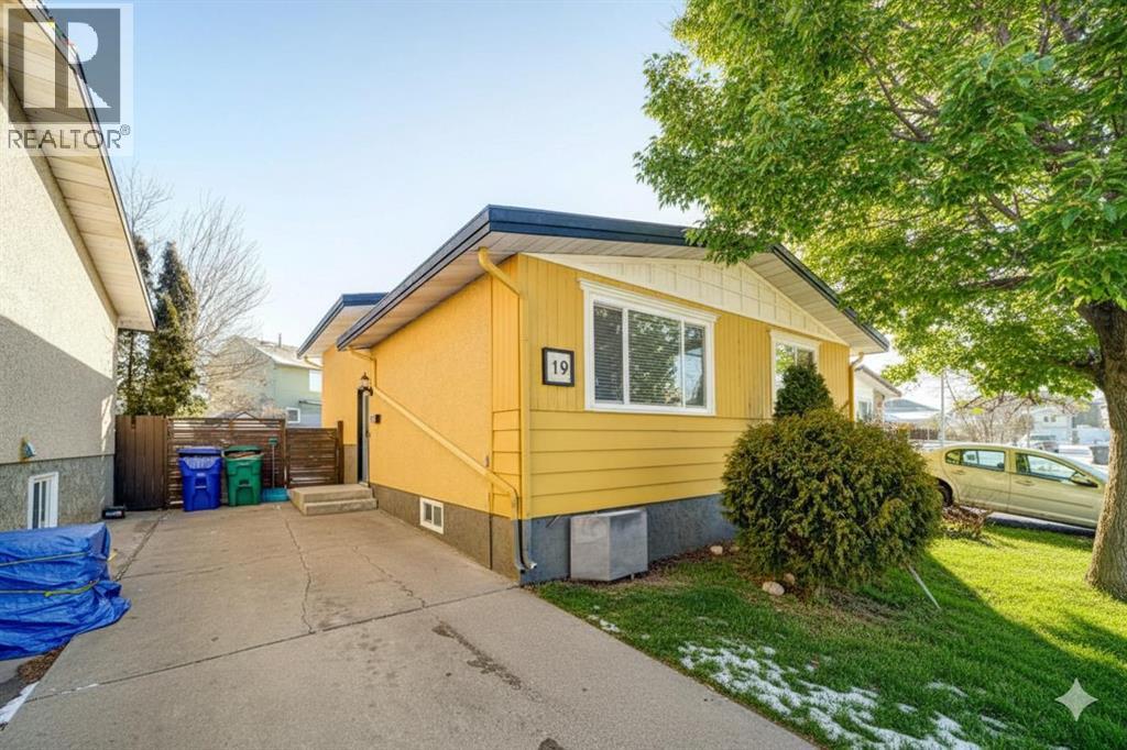 19 Staffordville Crescent N, Lethbridge, Alberta  T1H 5R1 - Photo 2 - A2282060