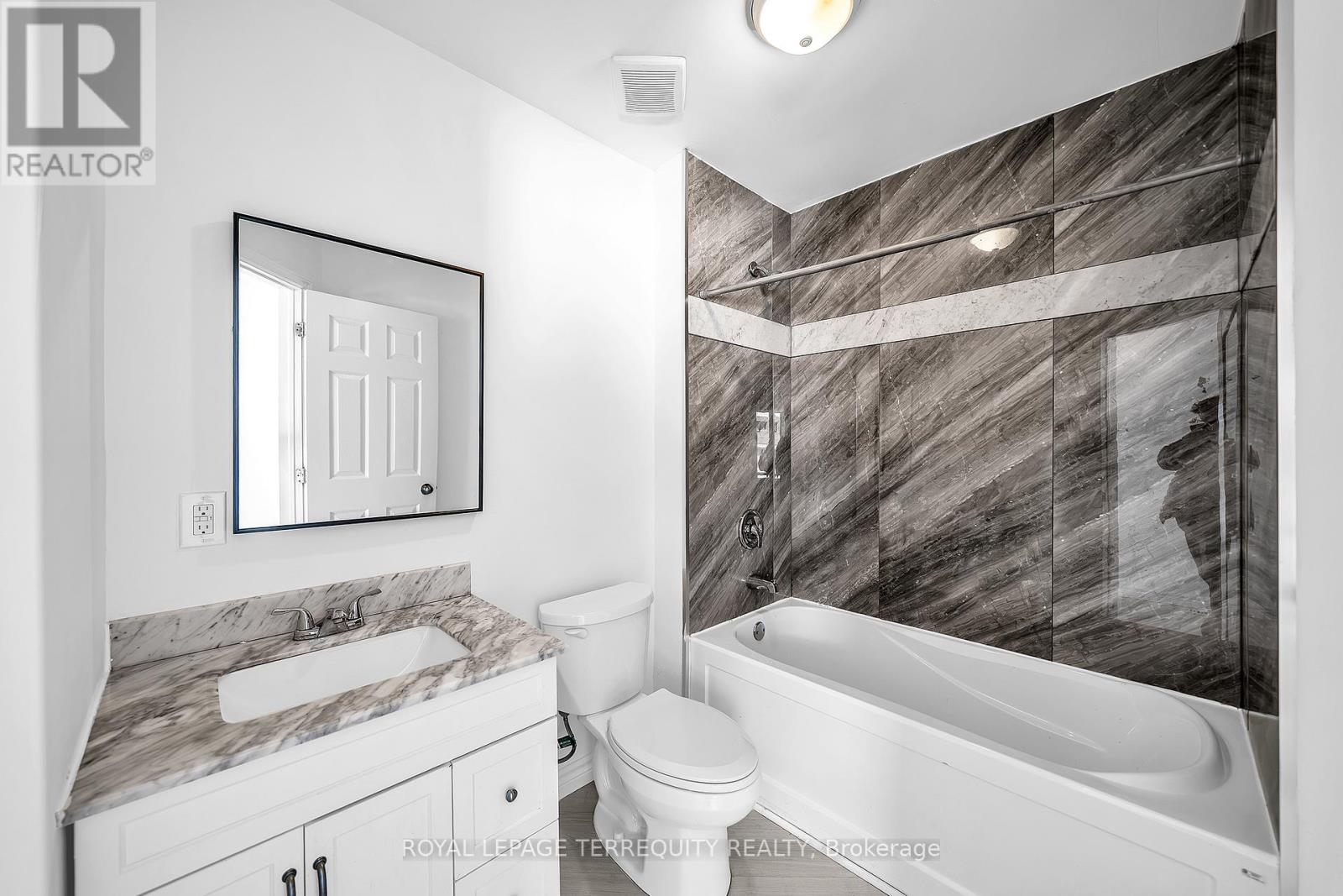 308 Nassau Street, Oshawa, Ontario  L1J 4A8 - Photo 6 - E12628880