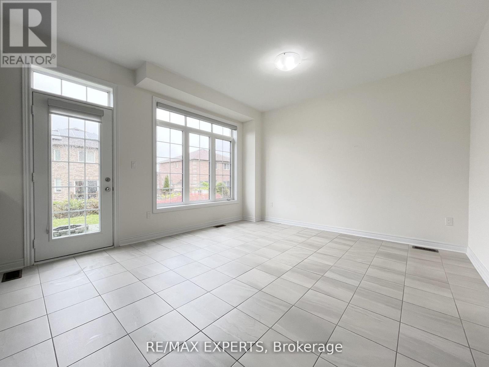 2217 Lozenby Street, Innisfil, Ontario  L9S 0M9 - Photo 12 - N12745476