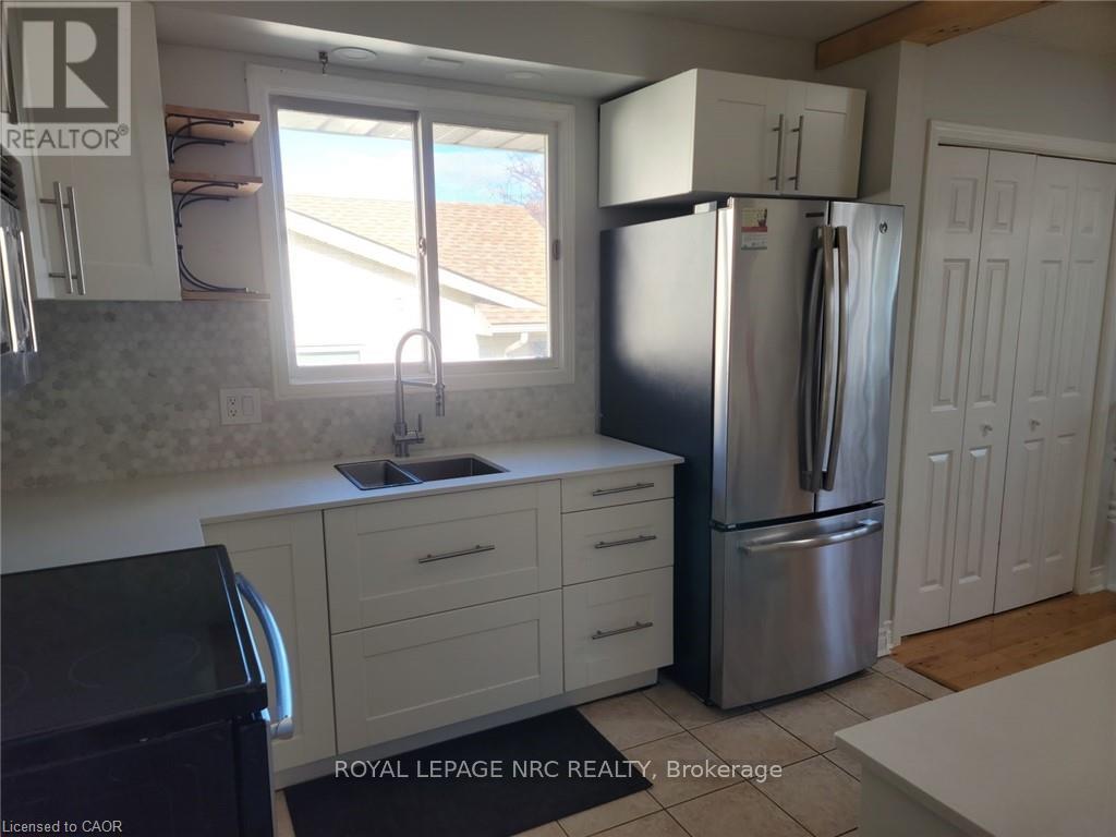 Upper - 37 Fox Trail Drive, St. Catharines, Ontario  L2S 3T7 - Photo 6 - X12707180