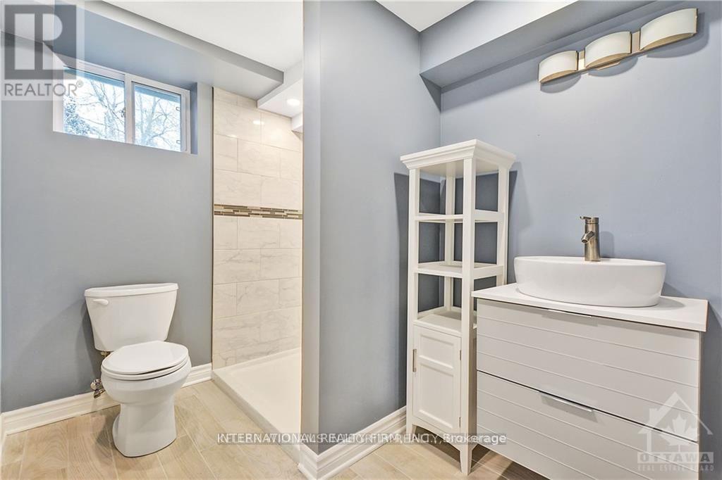 5 Murphy Court, Ottawa, Ontario  K2W 1B7 - Photo 11 - X12745456