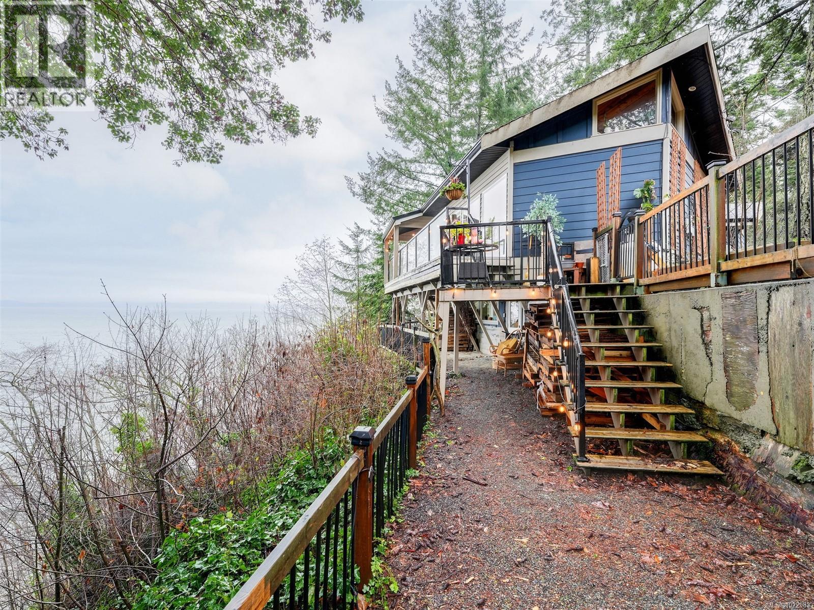 4553 Cordova Bay Rd, Saanich, British Columbia  V8X 3V6 - Photo 22 - 1022983