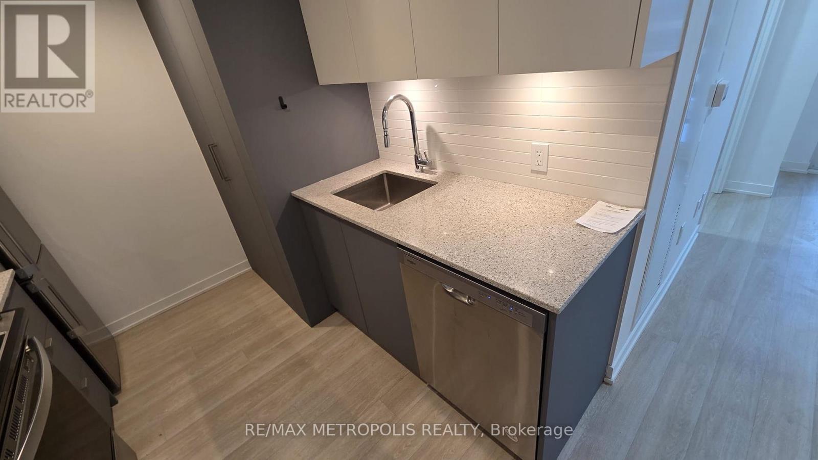 501 - 500 Wilson Avenue, Toronto, Ontario  M3H 0E5 - Photo 4 - C12745492