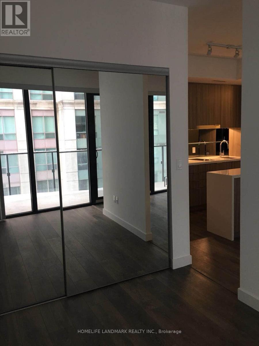 815 - 215 Queen Street W, Toronto, Ontario  M5V 0P5 - Photo 5 - C12745500