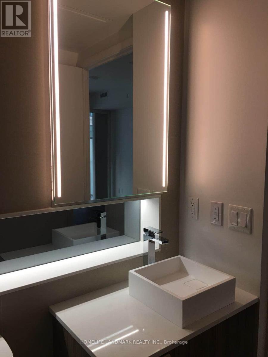 815 - 215 Queen Street W, Toronto, Ontario  M5V 0P5 - Photo 6 - C12745500