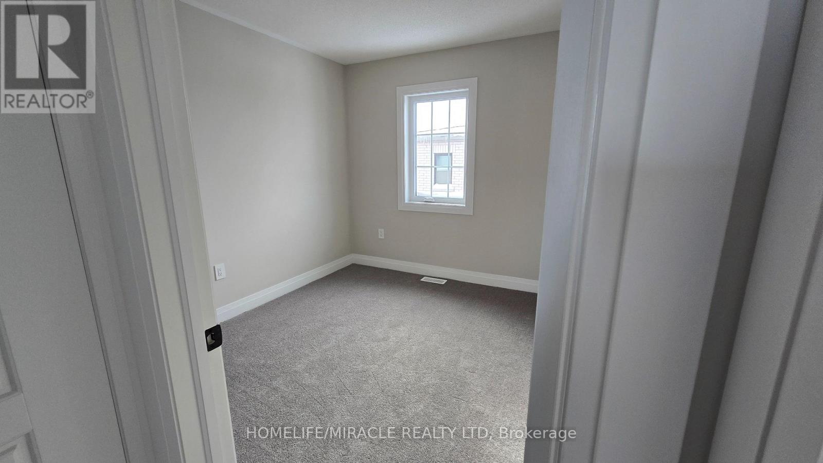 224 Greer Street, Barrie, Ontario  L9J 0B7 - Photo 12 - S12745490