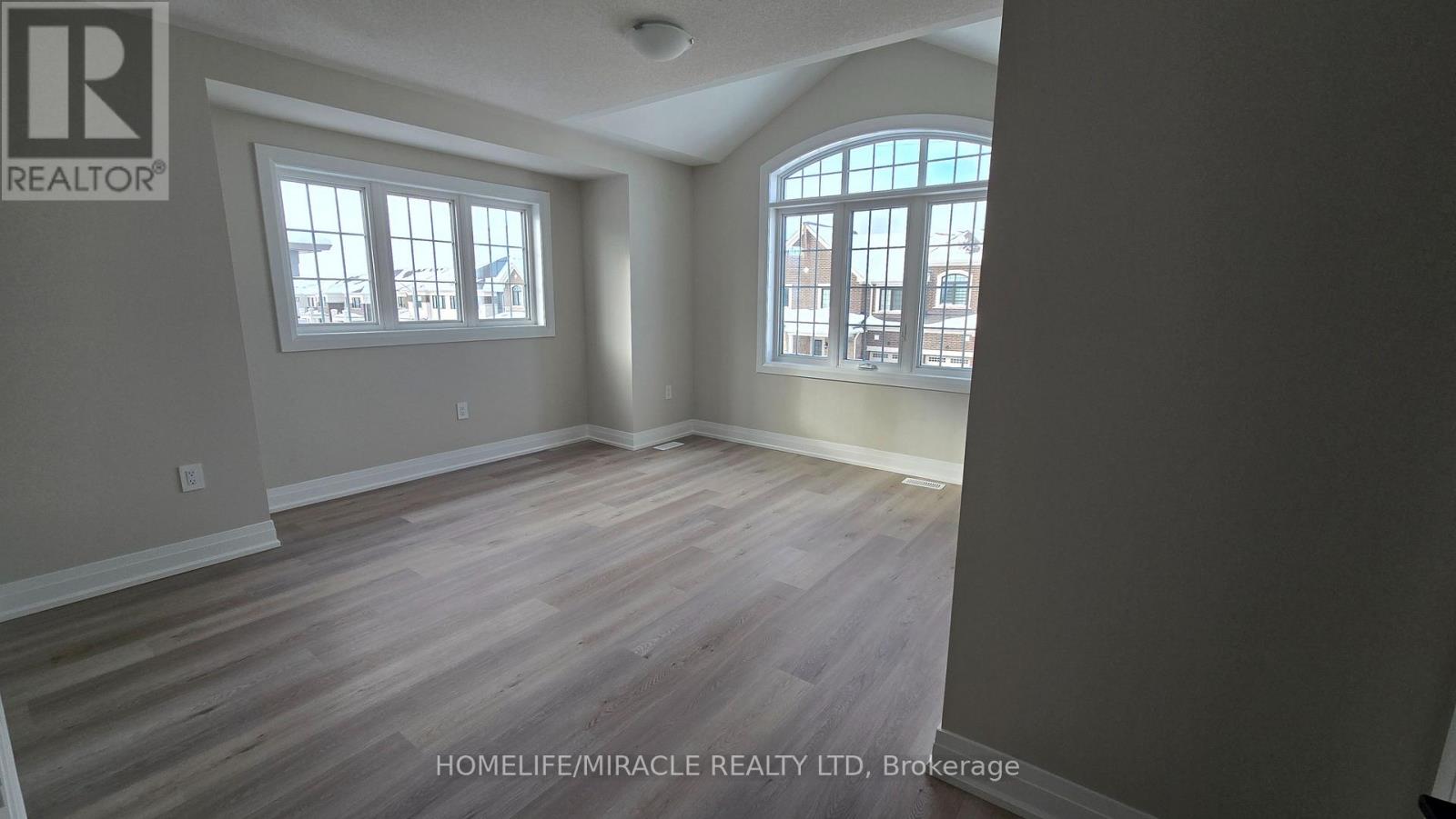 224 Greer Street, Barrie, Ontario  L9J 0B7 - Photo 13 - S12745490